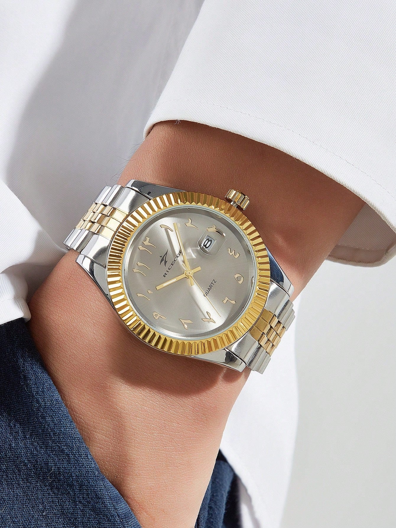 Montre Élégance Arabe - Édition Bracelet Doré