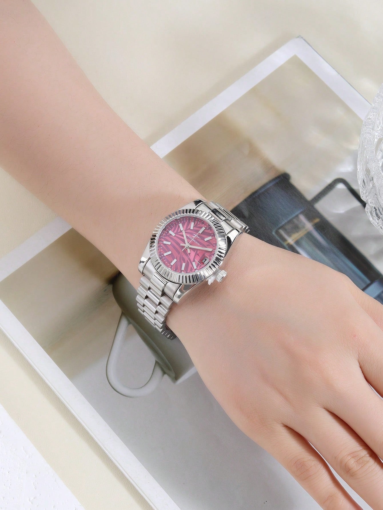 Montre Nébuleuse Fleurie - Feuille Cramoisi